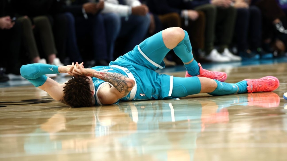 Sources -- Hornets' LaMelo Ball out at least 1 week due to ankle 1 | ASL