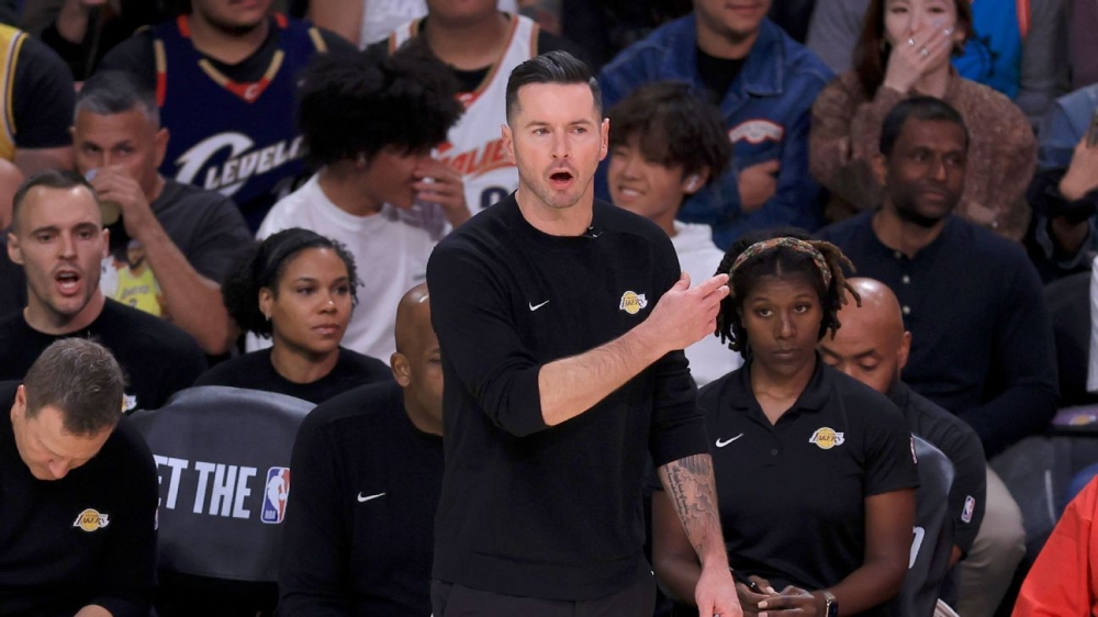 Lakers coach JJ Redick comes clean about watching game film in car wash 1 | ASL