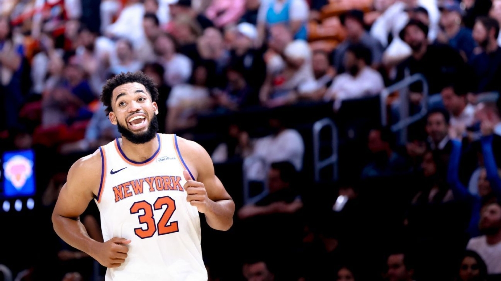 Knicks' Towns drops 44 on Heat in early-season statement game 1 | ASL