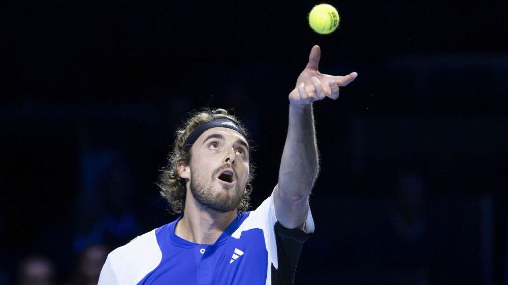 Stefanos Tsitsipas, Holger Rune, Ben Shelton advance at Swiss Indoors 1 | ASL