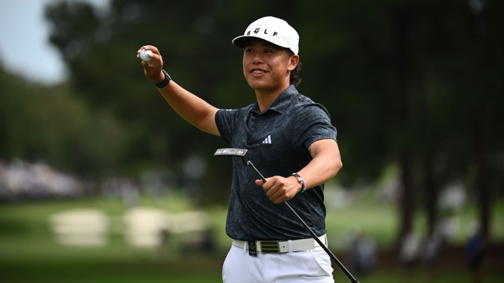 Jeffrey Guan still chasing top golf tours despite vision loss 1 | ASL