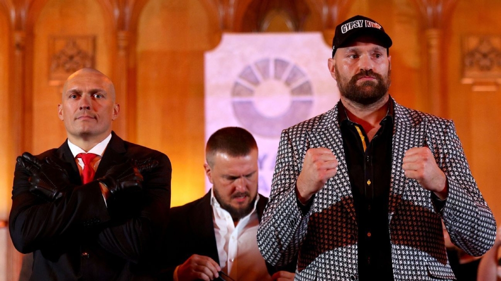 Tyson Fury reveals wife's miscarriage before Oleksandr Usyk bout 1 | ASL