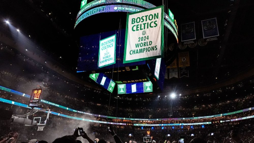 Celtics raise championship banner No. 18 as franchise greats look on 1 | ASL