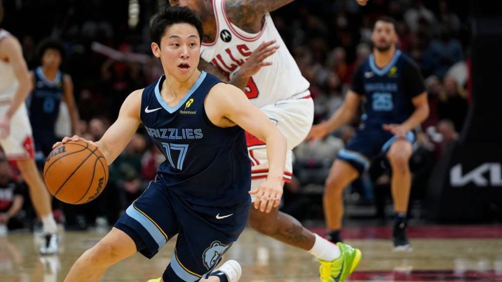 Grizzlies sign guard Yuki Kawamura to two-way deal 1 | ASL