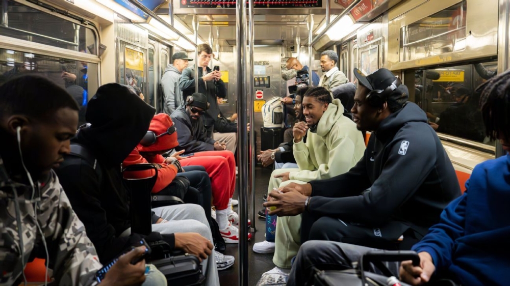 Detroit Pistons forced to take subway due to NYC Marathon 1 | ASL