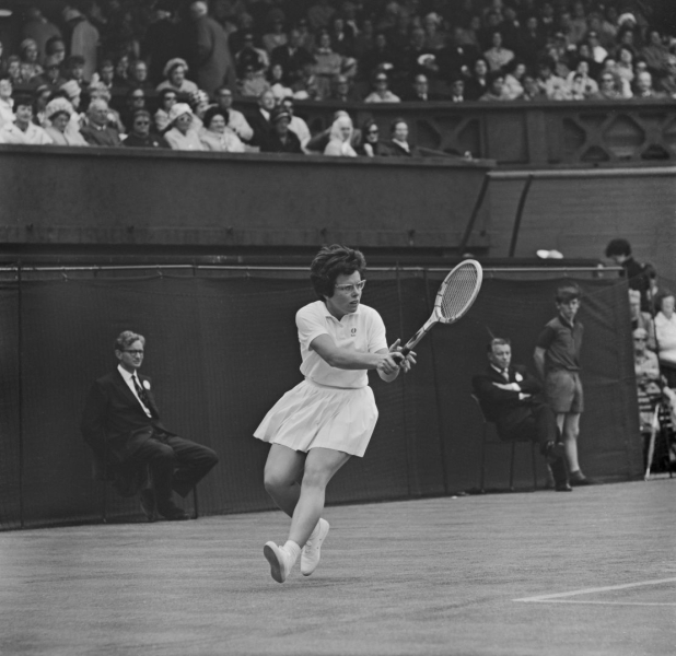 Billie Jean King becomes first individual female athlete to receive Congressional Gold Medal 1 | ASL