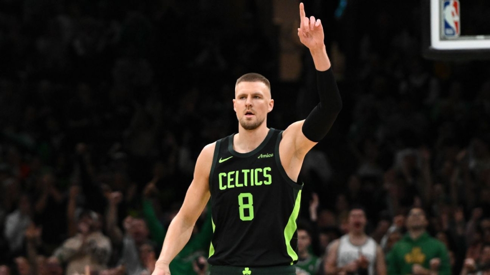 Celtics celebrate Kristaps Porzingis' return with dominant win 1 | ASL