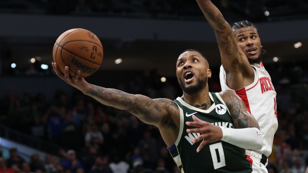 Bucks' Damian Lillard makes winning layup in return from concussion 1 | ASL