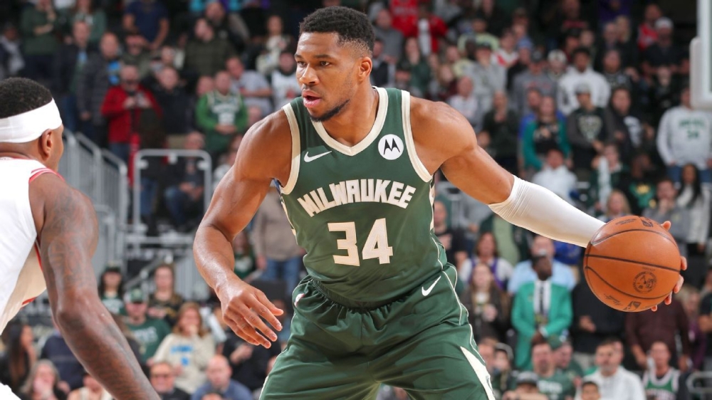 Bucks' Giannis Antetokounmpo to sit out vs. Heat due to knee 1 | ASL