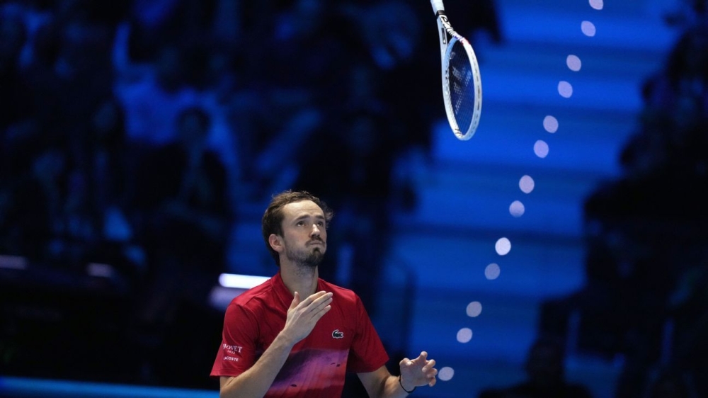 Daniil Medvedev loses temper in ATP Finals loss to Taylor Fritz 1 | ASL