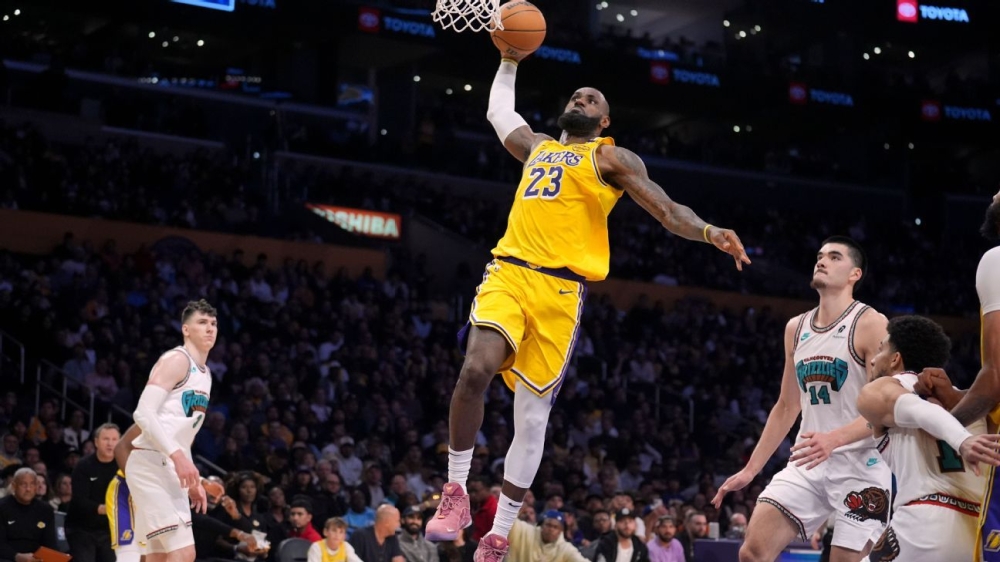 LeBron lifts Lakers past Grizzlies with 30-point triple-double 1 | ASL