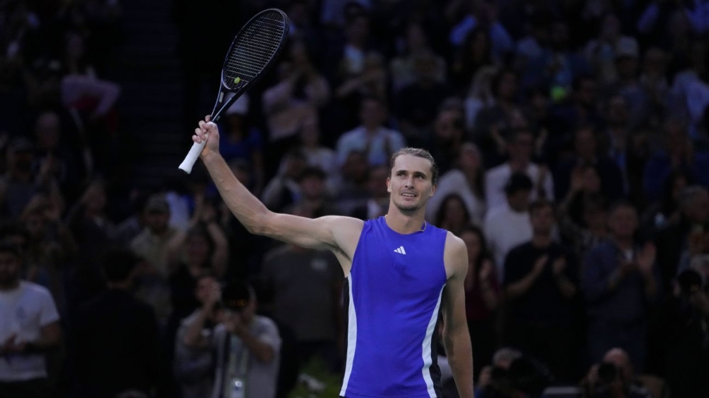 Alexander Zverev rolls past Ugo Humbert to win Paris Masters 1 | ASL