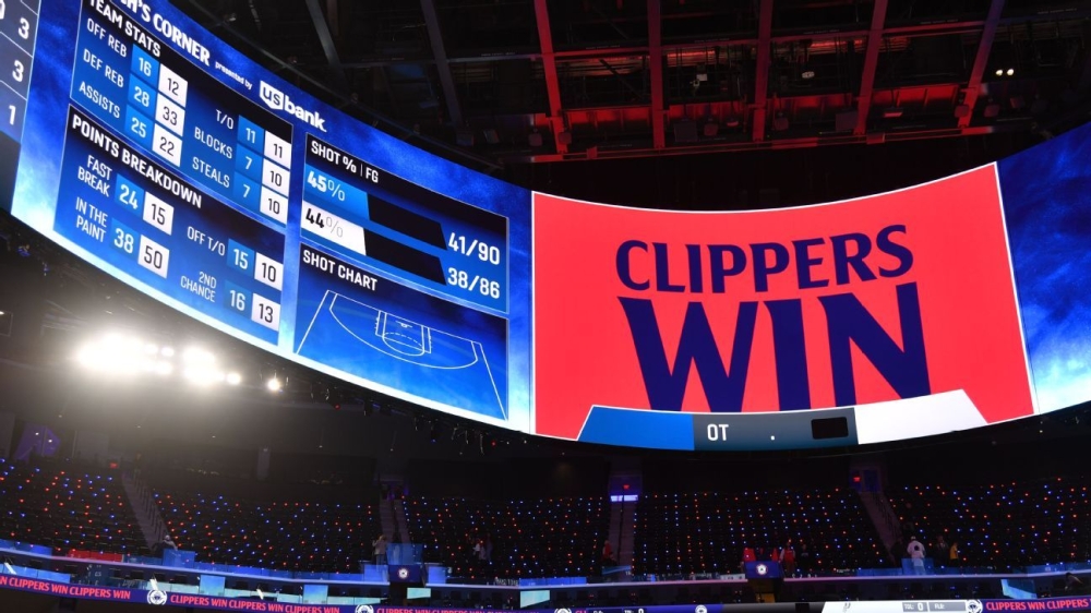 Clippers rally from 26 down vs. Spurs for first Intuit win 1 | ASL