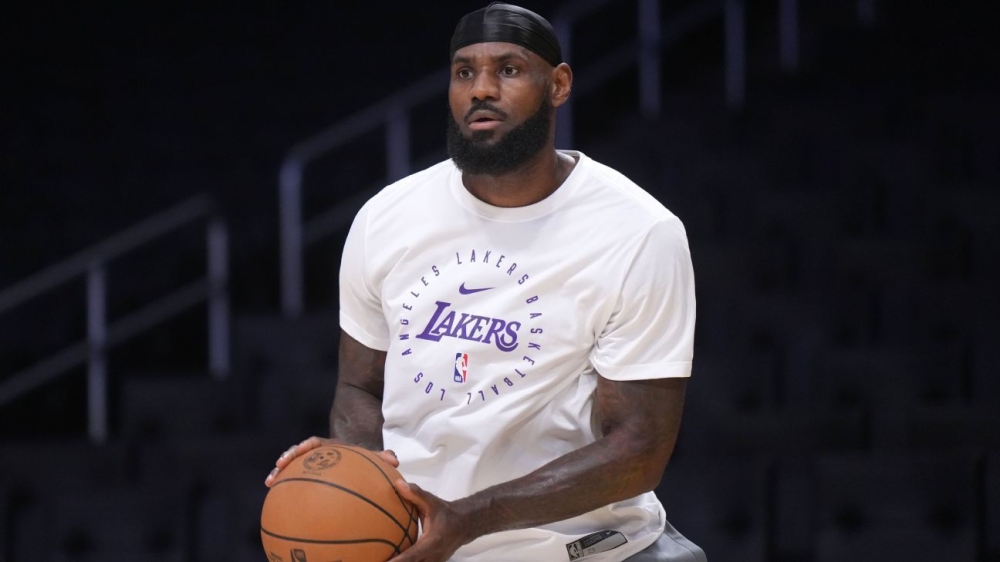 Lakers' LeBron James (foot) expected to play vs. Grizzlies 1 | ASL