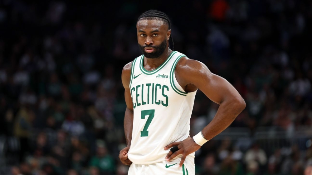 Celtics' Jaylen Brown calls out ref for technical fouls 1 | ASL