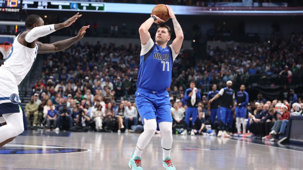 Mavericks star Luka Doncic exits game vs. Timberwolves 1 | ASL