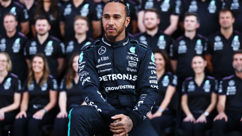 Abu Dhabi GP: Lewis Hamilton admits Mercedes F1 exit 'awkward' 1 | ASL