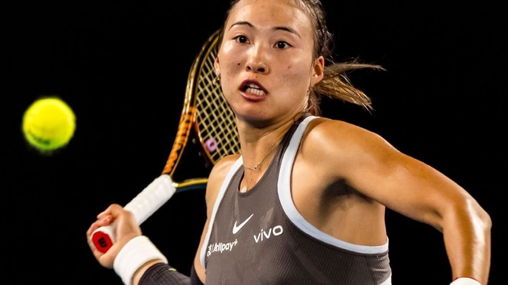 Zheng Qinwen wins Australian Open in straight sets indoors 1 | ASL