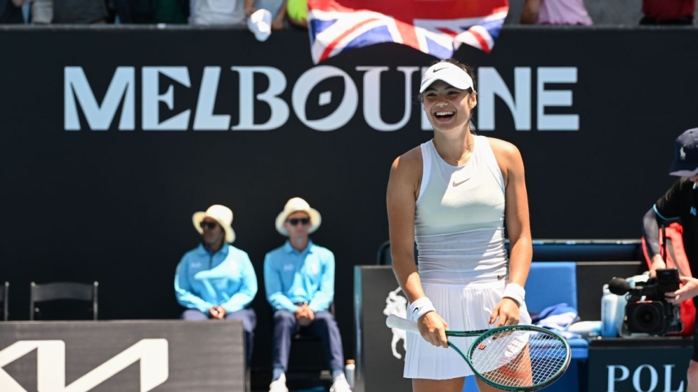 Emma Raducanu overcomes shaky serve to advance at Australian Open 1 | ASL