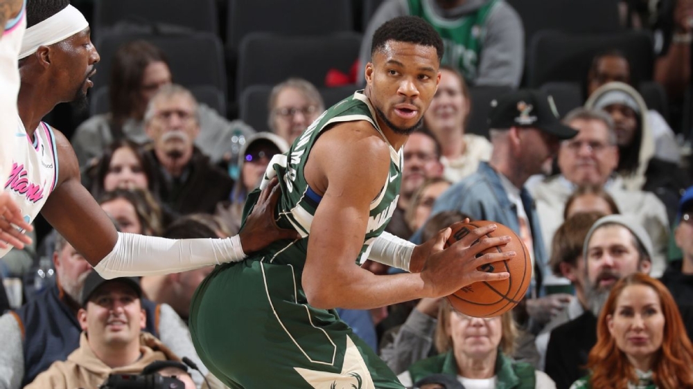 Bucks overcome travel saga with rout of Heat: 'No excuses' 1 | ASL