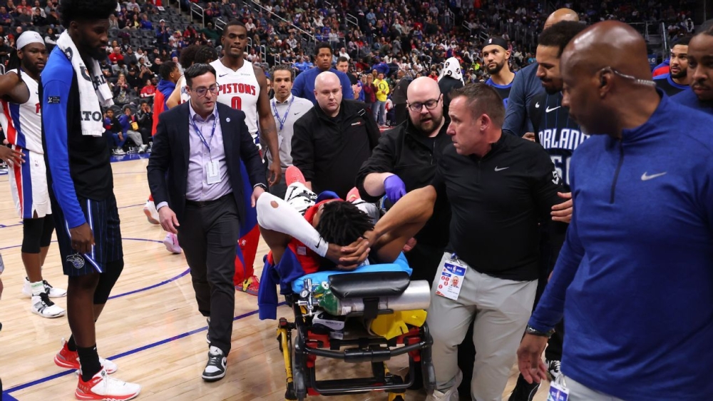 Pistons guard Jaden Ivey sustains leg injury, leaves on stretcher 1 | ASL