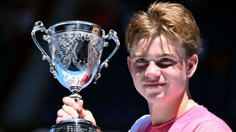 Swiss stars' inspiration helps Bernet to Aussie Open junior boys' title 1 | ASL