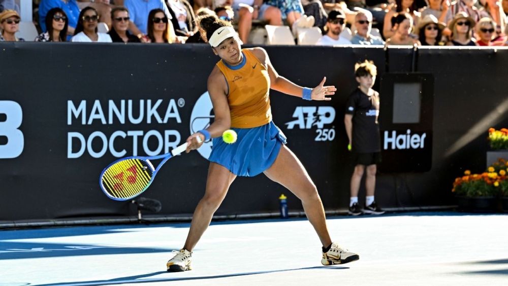 Injured Naomi Osaka retires from Auckland final after winning 1st set 1 | ASL