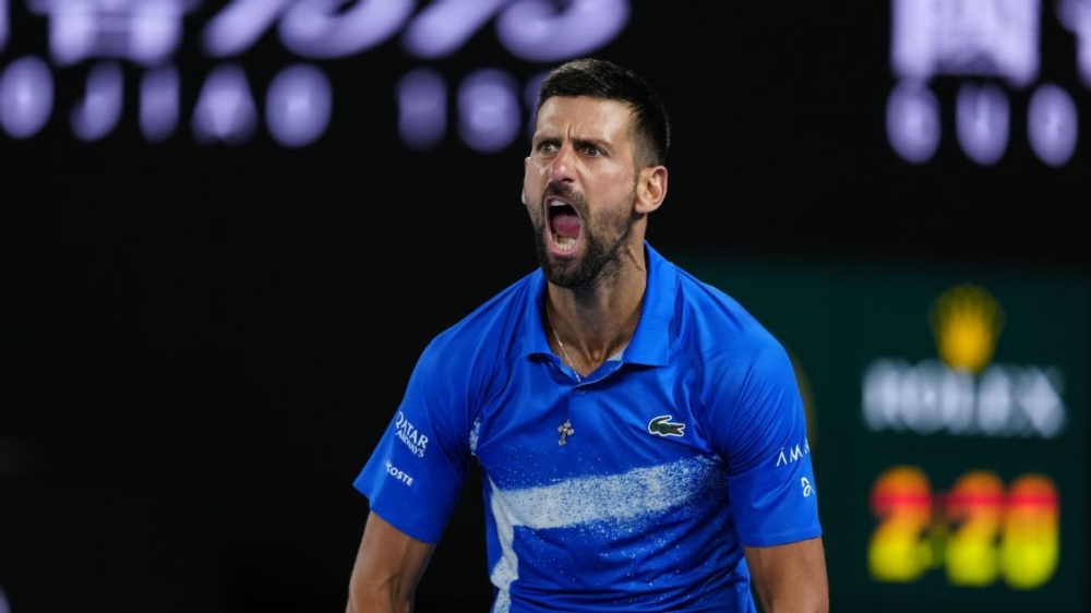 Djokovic advances at Australian Open despite trouble with body, fan 1 | ASL