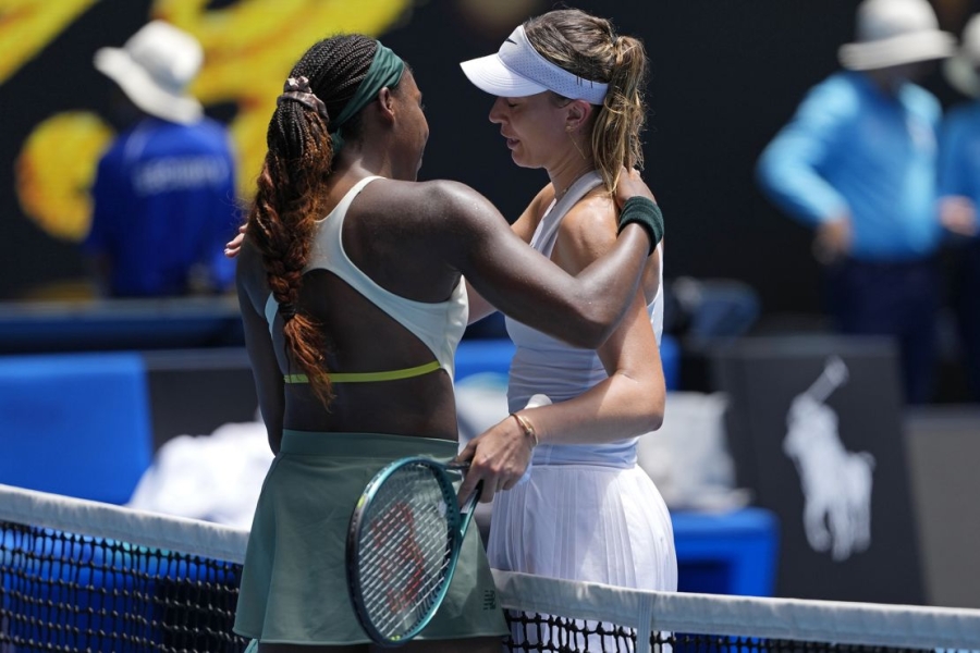 Coco Gauff stunned by Paula Badosa at the Australian Open, ending her 13-match win streak 1 | ASL