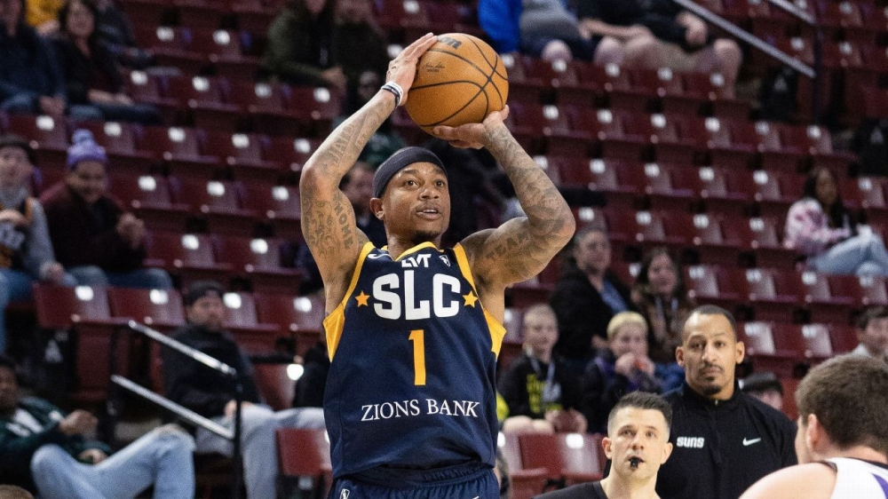 Isaiah Thomas scores 40 points in return to NBA G League 1 | ASL