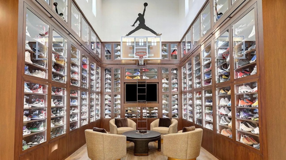 Scottsdale mansion for sale comes with 290 Michael Jordan sneakers 1 | ASL