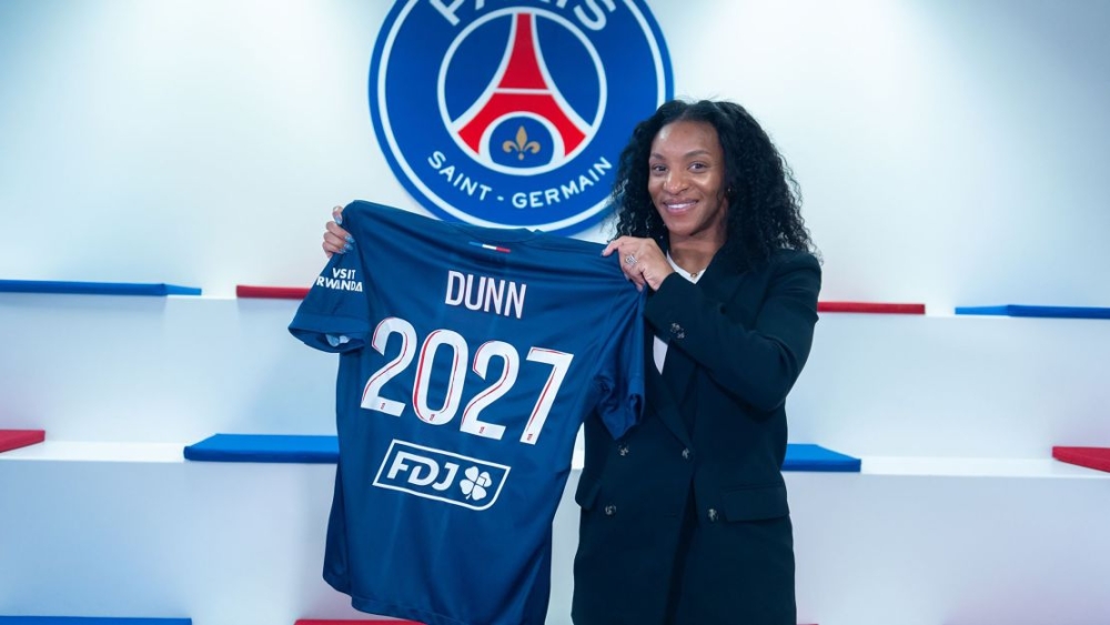 Crystal Dunn: USWNT star signed for PSG last week. Now, she’s learning French from her two-year-old 1 | ASL