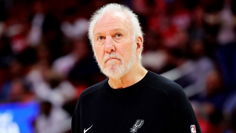 Gregg Popovich visits with Spurs, won't return this season 1 | ASL