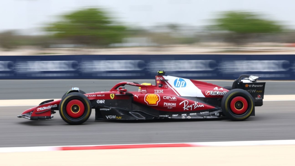 F1 testing: Ferrari's Lewis Hamilton tops morning of day two in Bahrain 1 | ASL