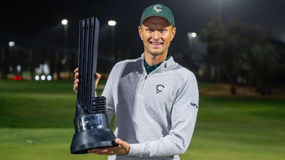 Adrian Meronk completes wire-to-wire LIV Golf Riyadh title 1 | ASL