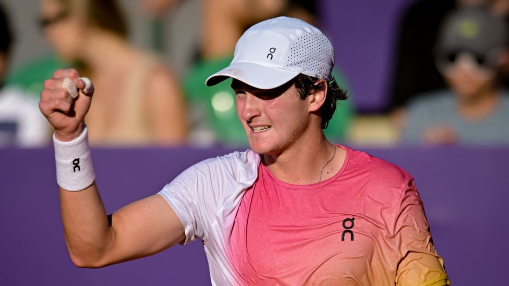 Brazilian teen João Fonseca wins first tour-level tennis title 1 | ASL