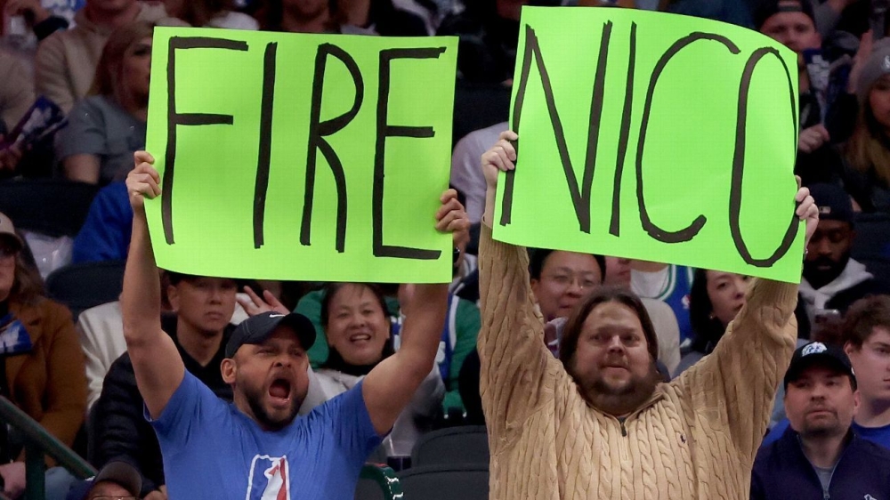 Fans break NBA code of conduct, ejected from Mavericks' loss 1 | ASL