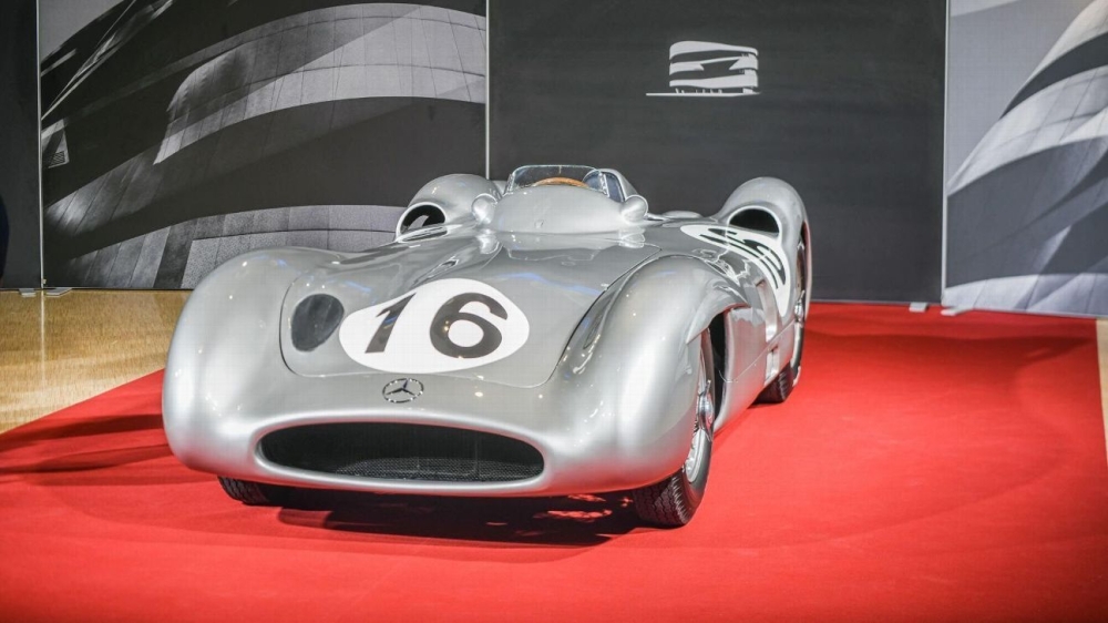 Mercedes' 1955 F1 car sells for record $53m at auction 1 | ASL