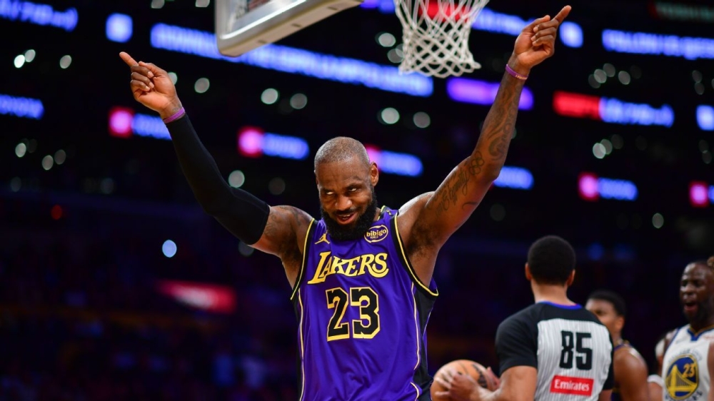 Lakers' LeBron James passes Jordan as oldest to score 40 1 | ASL