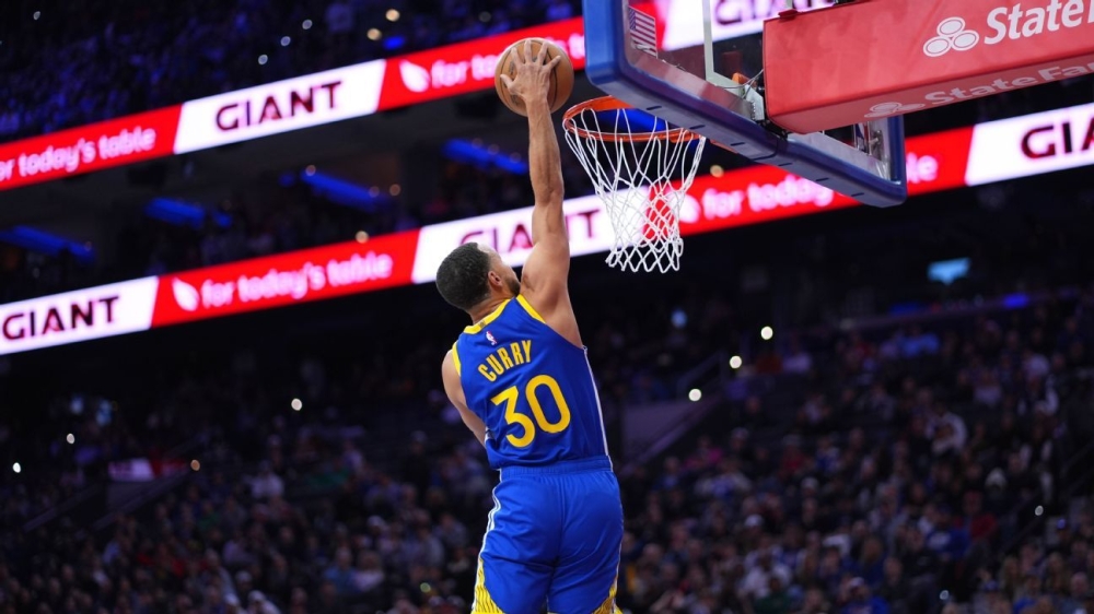 Warriors' Steph Curry notches 1st slam since 2019, says it's 'my last dunk' 1 | ASL