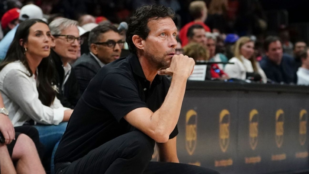 Hawks coach Quin Snyder misses loss to Bucks with illness 1 | ASL