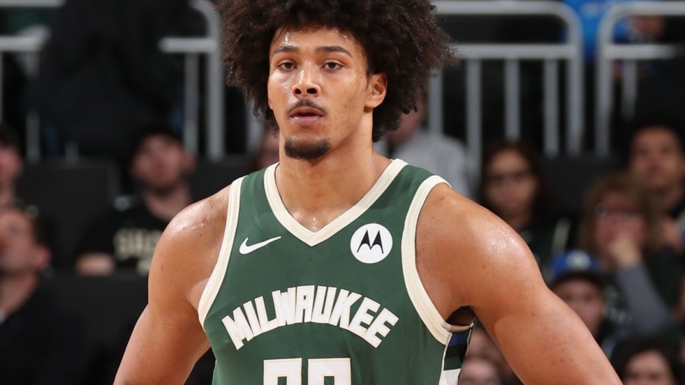 Milwaukee Bucks center Jericho Sims undergoes thumb surgery 1 | ASL