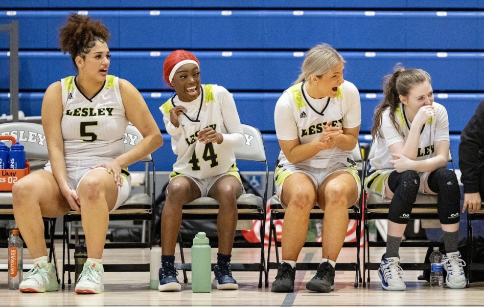 This one-armed player just made college basketball history. She’s just happy to prove her high school coach wrong 3 | ASL