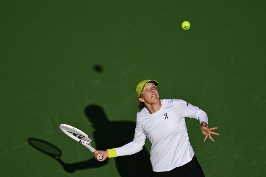 Mirra Andreeva: 17-year-old continues to make history after reaching final of Indian Wells with victory over Iga Świątek 1 | ASL