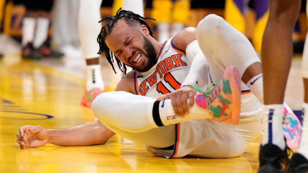 Knicks' Jalen Brunson out at least 2 weeks with ankle sprain 1 | ASL