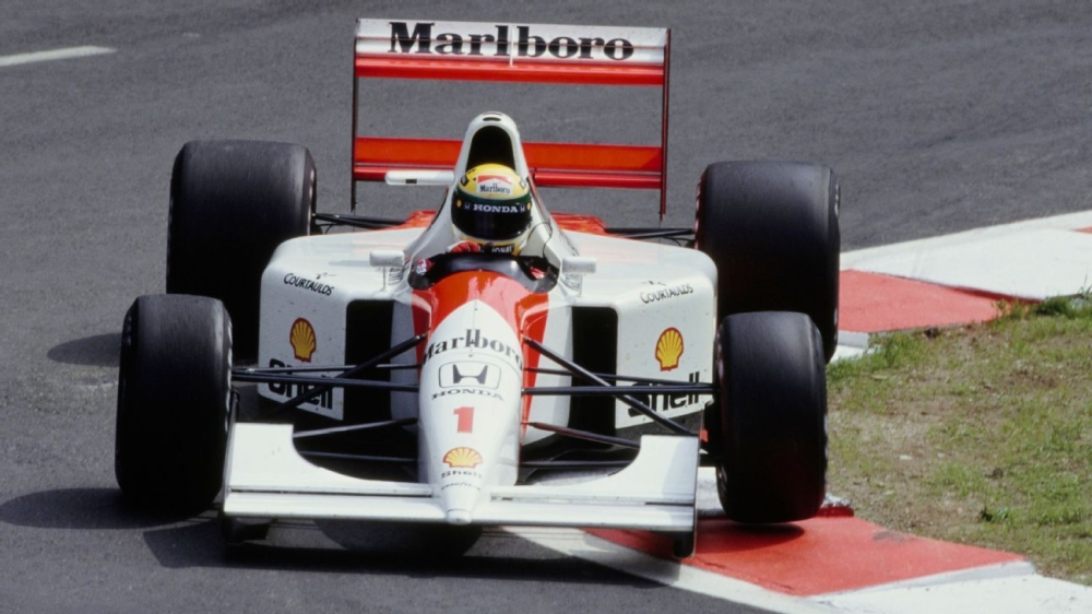 Ayrton Senna helmet from famous 1992 rescue sells for record price 1 | ASL