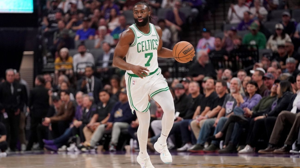 Celtics star Jaylen Brown looks 'good' despite knee bruise 1 | ASL