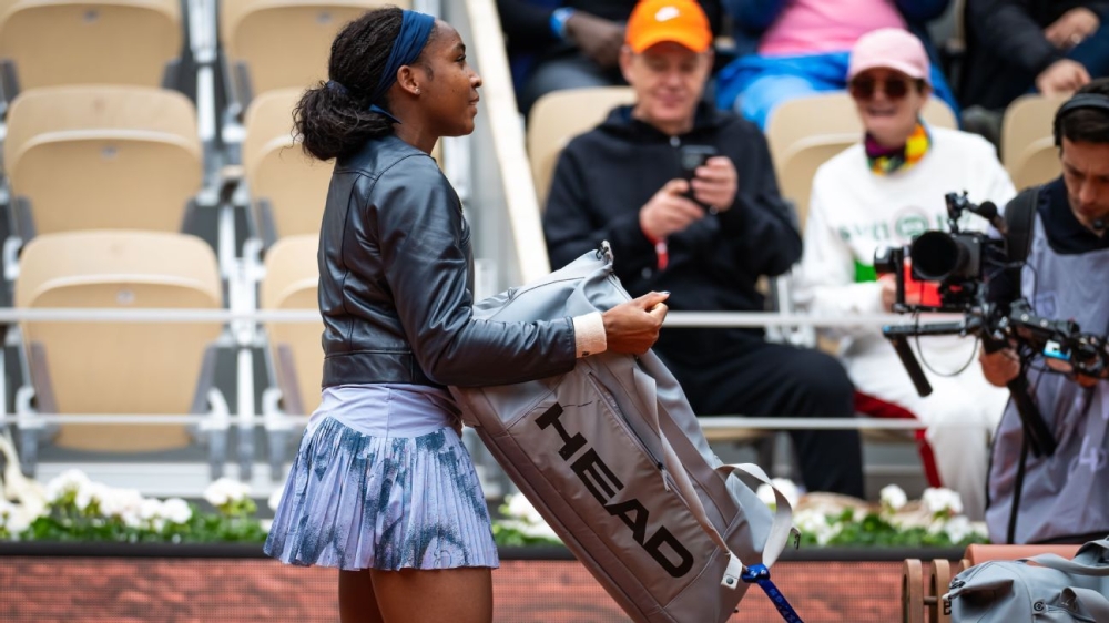 Coco Gauff opens French Open with win after gaffe with rackets 1 | ASL