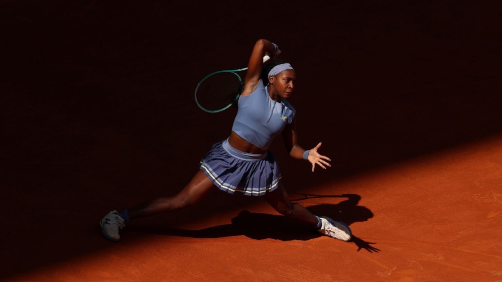 Coco Gauff sweeps Iga Swiatek to reach first Madrid final 1 | ASL