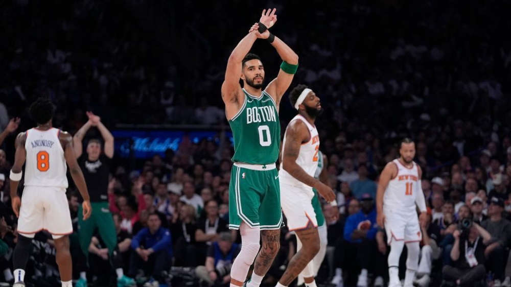 Celtics break out of slump, hit 20 3s to bury Knicks in Game 3 1 | ASL